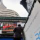 1156 अंक फिसला Sensex, इस हफ्ते TCS और Infosys का मार्केट कैप सबसे ज्यादा घटा | Zee Business