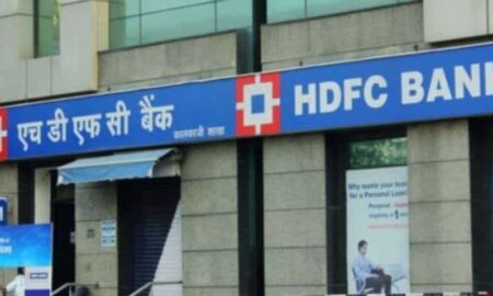 HDFC Bank का चौथी तिमाही में 40% बढ़ा मुनाफा, 1950% के बंपर डिविडेंड का ऐलान; जानें पूरी डीटेल | Zee Business